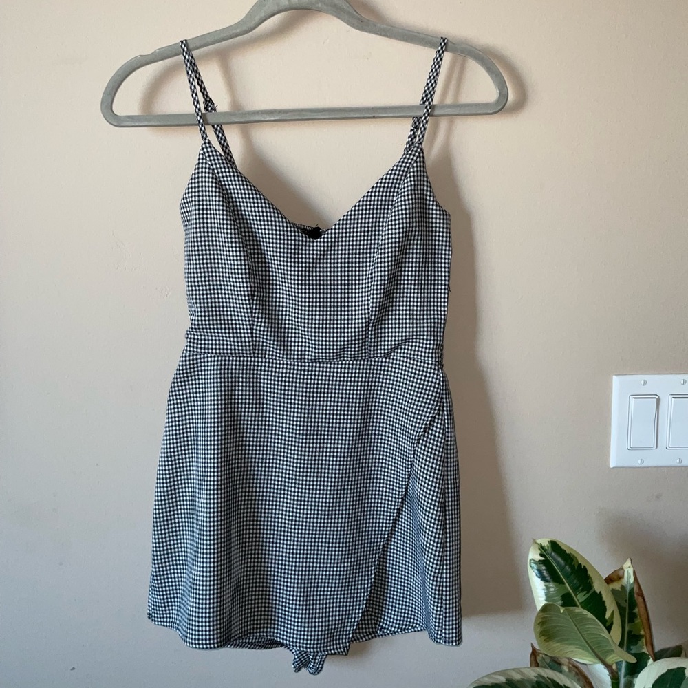 Cute mini dress/romper